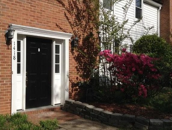 2nd image of 1418 Old Virginia Ct SE