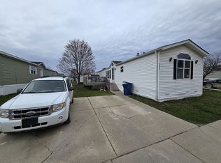 39260 Carlisle Rd, New Boston, MI 48164