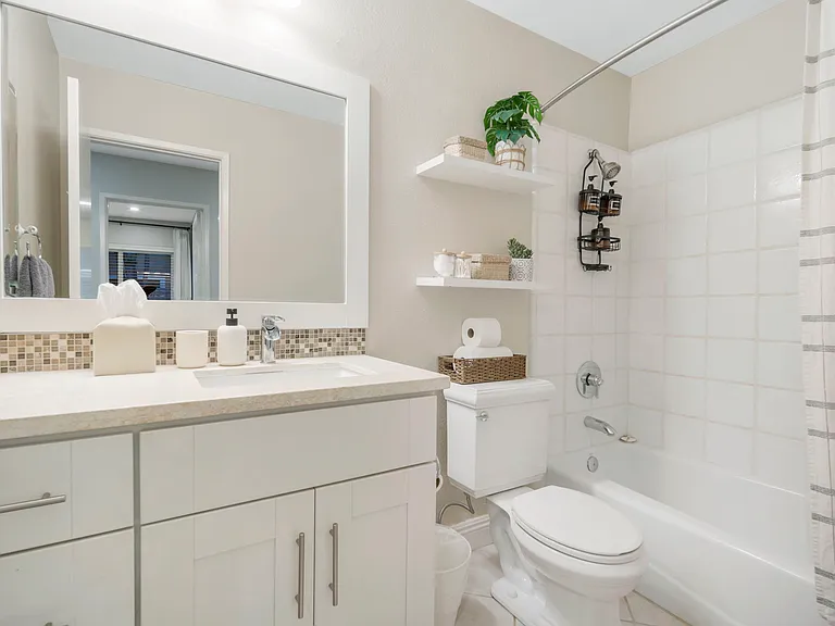 13103 Ireland Ln — Photo 35