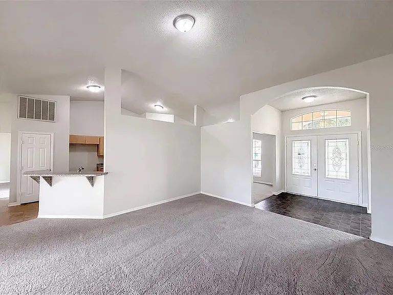 1037 Highland Crest Cir — Photo 3