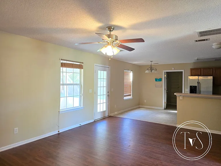 139 Wax Myrtle Ct — Photo 4