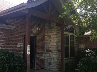 937 E Weldon Dr, Nixa, MO 65714