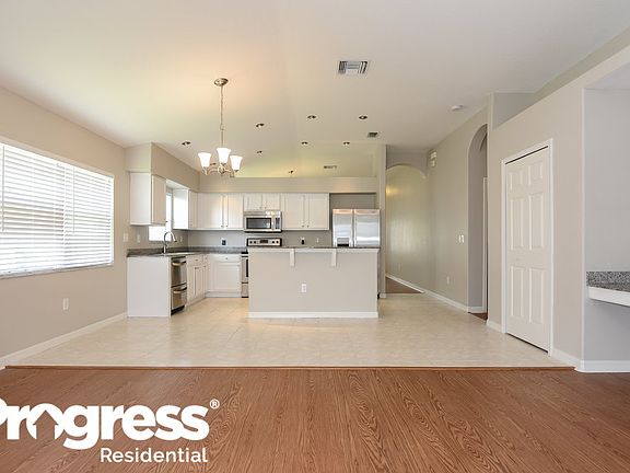 4th image of 31136 Bridgegate Dr