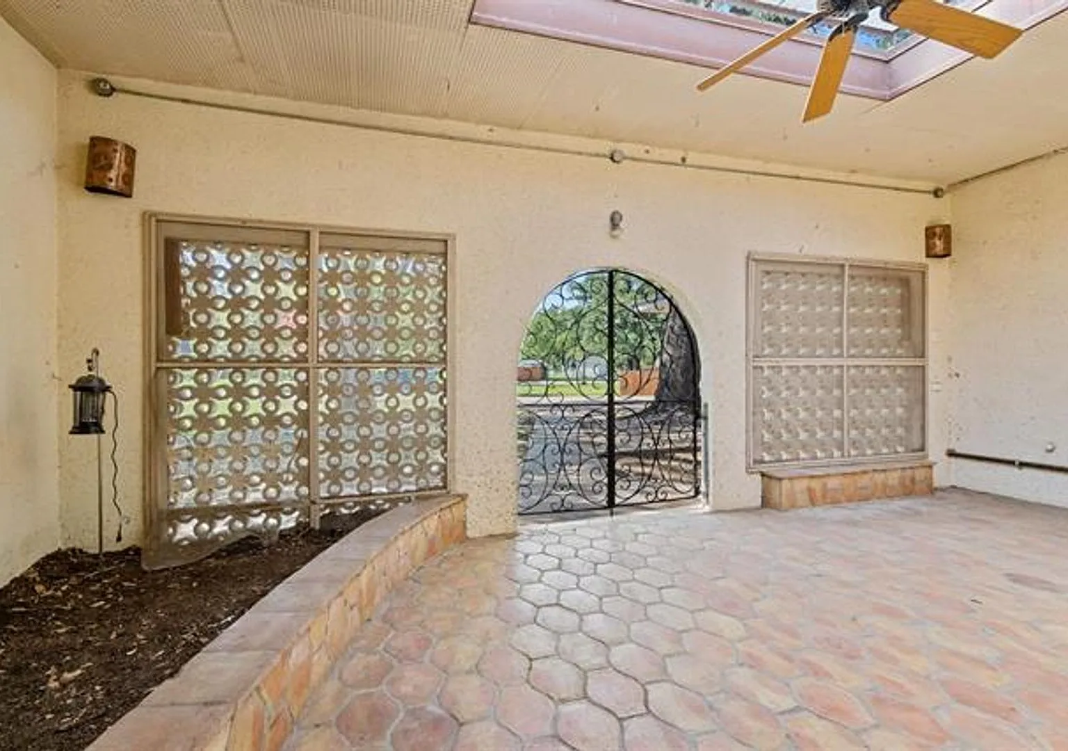 Beautifully Updated South Del Rio Home with Pool & Hacienda Charm — Photo 2