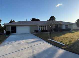 234 Oakside St, Lehigh Acres, FL 33936