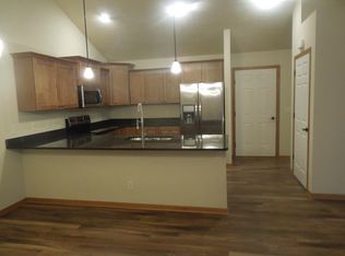 5243 Locust St, Lincoln, NE 68516