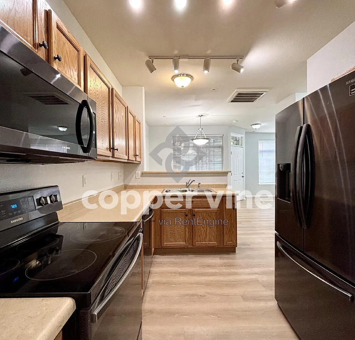 2 bed, 2.0 bath, 999 sqft, $1,975 — Photo 4