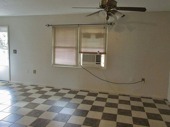 2nd image of 211 SW Havanna Way