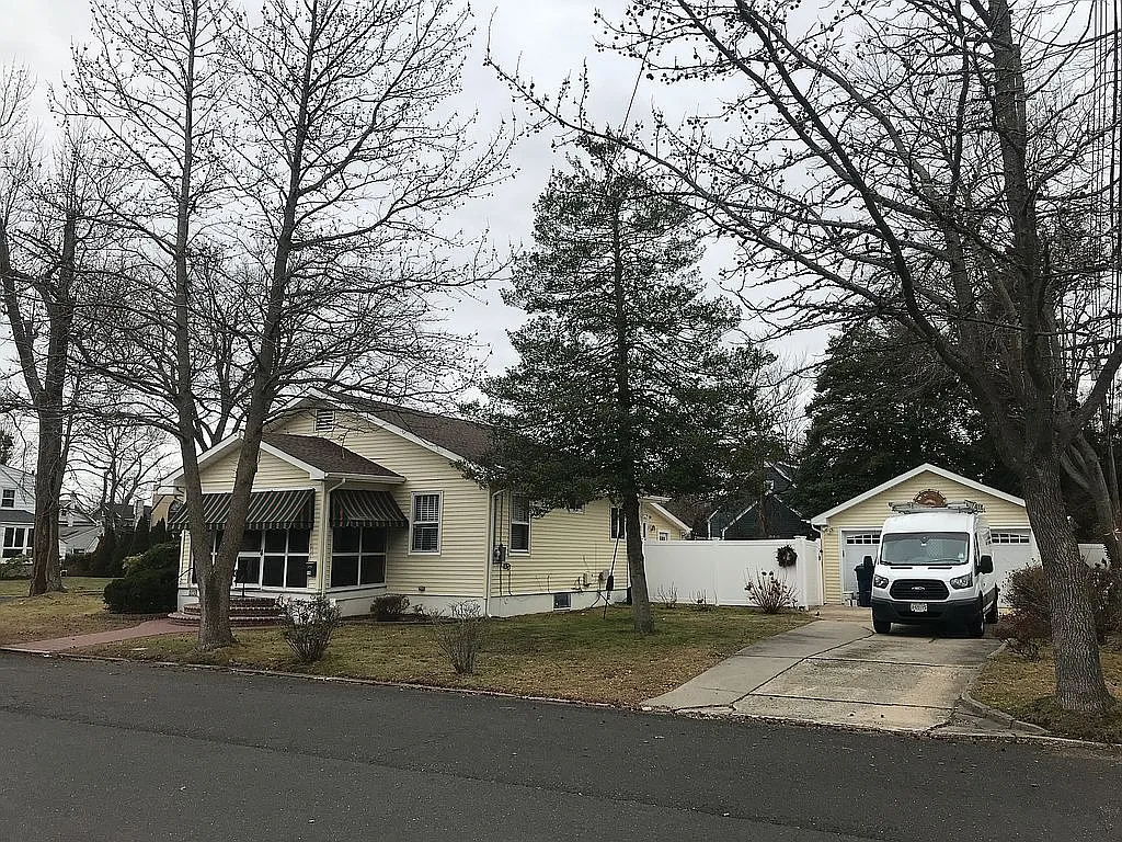 510 Staffa St photo 1