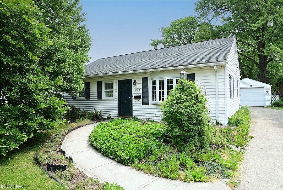 315 Roosevelt Ave, Elyria, OH 44035 Zillow