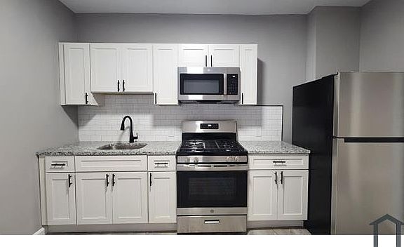 2nd image of 2325 N Longwood St