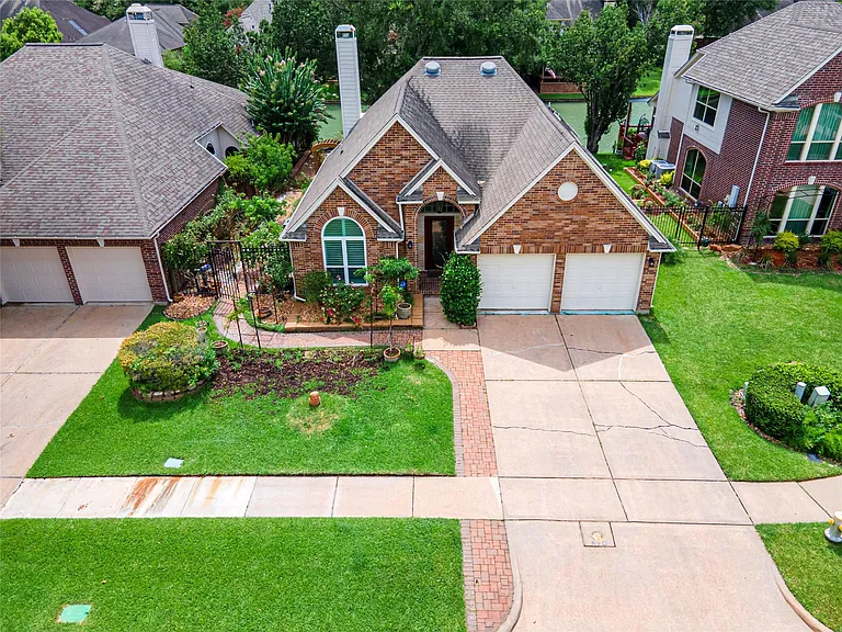 1247 Misty Lake Ct — Photo 30