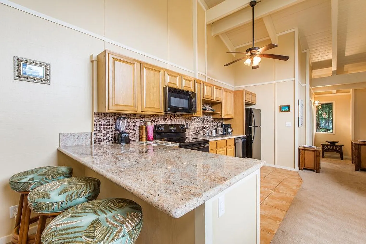 2 bed, 2.0 bath, 1496 sqft, $8,412 — Photo 4