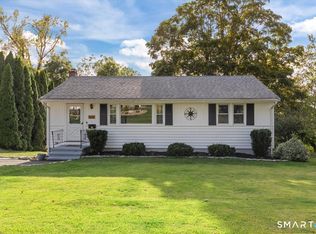 565 Pond Point Ave, Milford, CT 06460