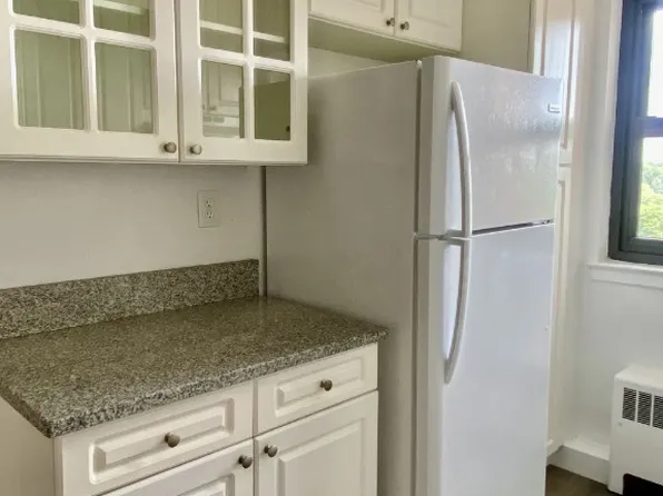 (undisclosed Address), New Rochelle, NY 10805