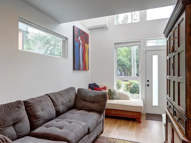 3854 22nd Ave SW — Photo 3
