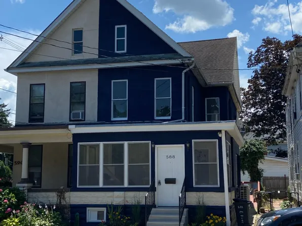 588 E King St, Chambersburg, PA 17201
