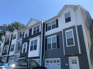 217 Woodside Ave, Hanover, PA 17331