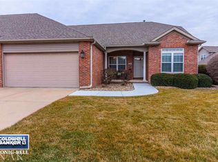 6 Arbor Ct, Bloomington, IL 61704