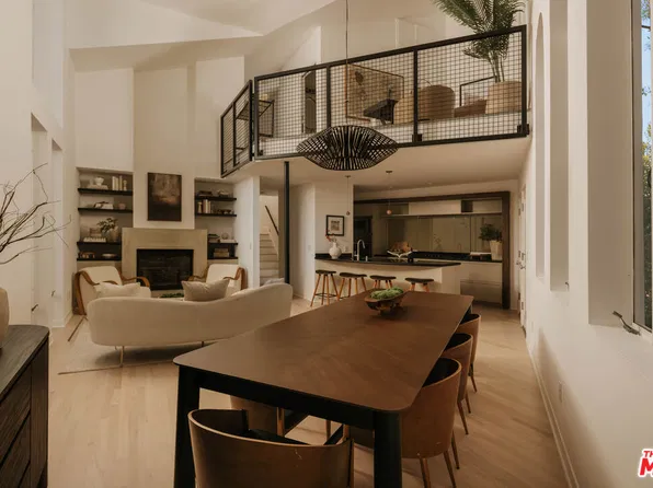 2027 Oakwood Ave, Venice, CA 90291