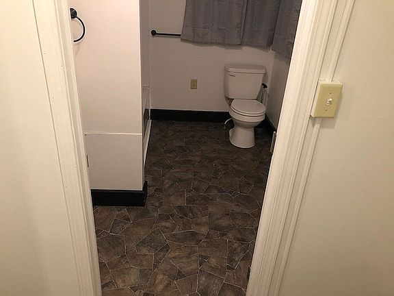 5th image of 351 Massie Ave