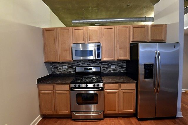 1st image of 1305 S Michigan Ave APT 1206