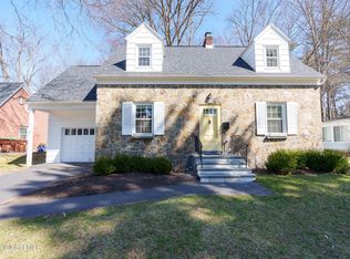 32 Douglas Rd, Delmar, NY 12054