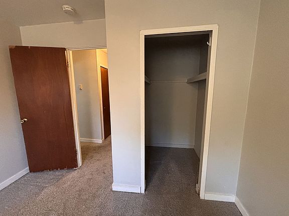 3rd image of 4072 Agnes Ave