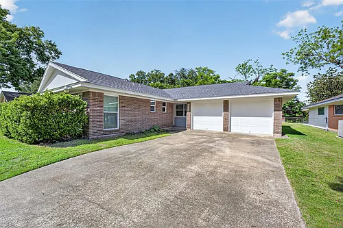 11226 Huggins Dr Photo 1