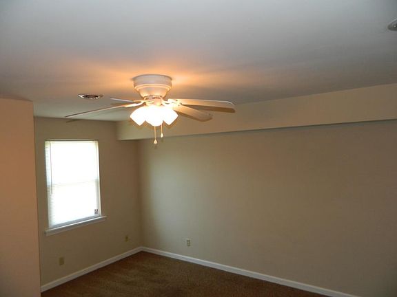 3rd image of 1641 Baltimore Dr