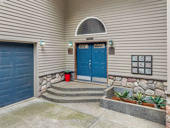 4th image of 725 W Jewett Blvd