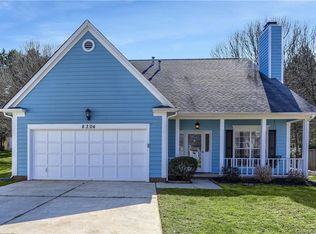 8304 Gidleigh Ct, Charlotte, NC 28216