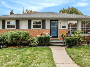 21708 Frazho St, Saint Clair Shores, MI 48081