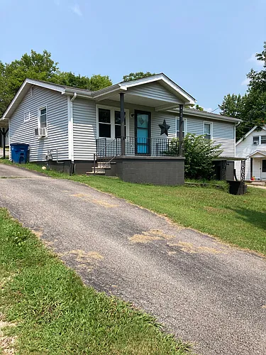 305 Highland Ave Photo 1
