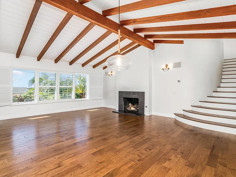 5247 Chelsea St — Photo 3