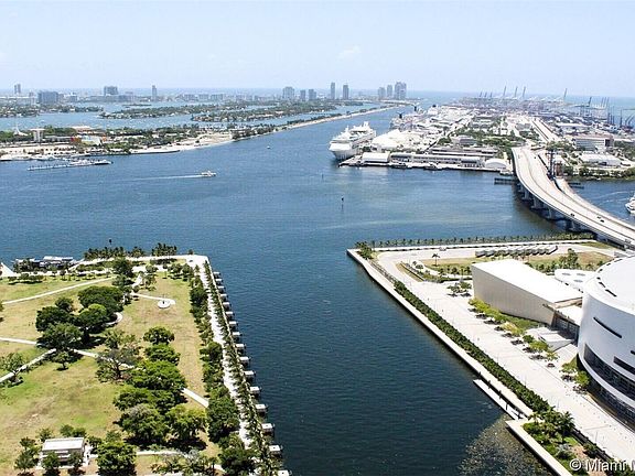 2nd image of 900 Biscayne Blvd APT 3905