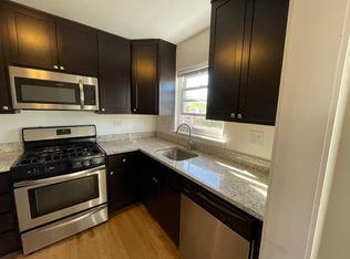 371 Central Ave #2E, Highland Park, IL 60035