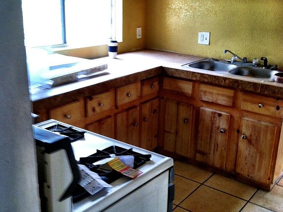 5th image of 2825 Frankfort Ave