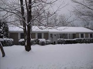 4 Storybook Ln, East Setauket, NY 11733