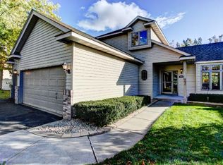 9807 74th St S, Cottage Grove, MN 55016