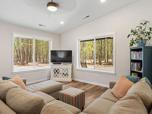 4th image of 15205 Ponderosa Loop