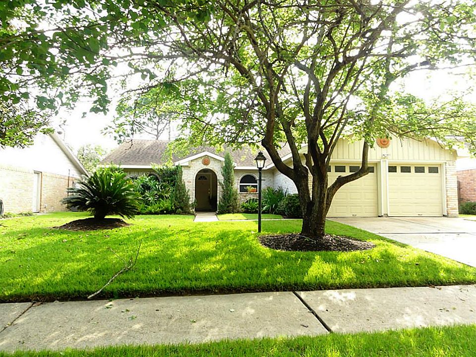 1st image of 16630 La Avenida Dr