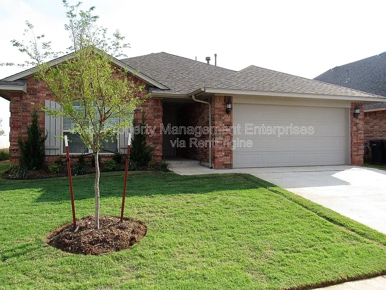 2924 NW 181st St — Photo 1