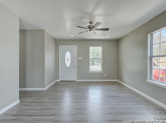 2nd image of 123 Glamis Ave