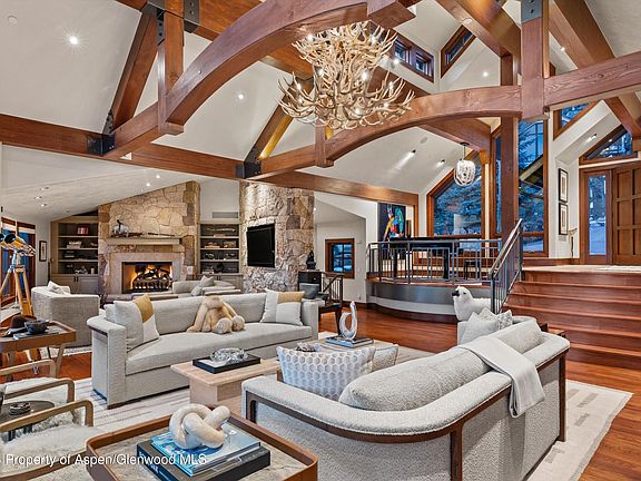 4th image of 294 Draw Dr