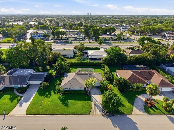 6561 E Town And River Dr, Fort Myers, FL 33919