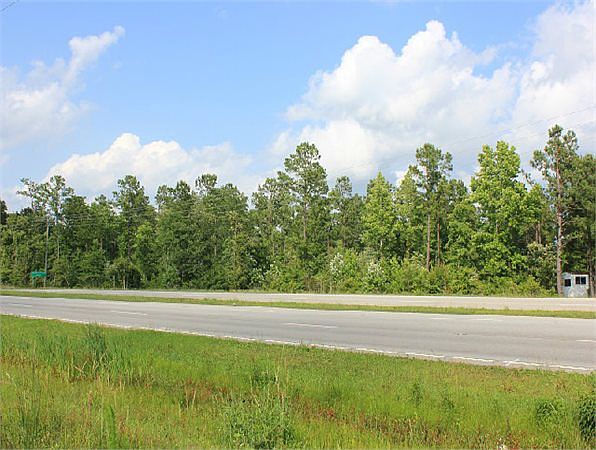 2nd image of 3815 N Highway 17