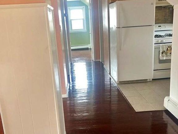5th image of 82 Wood St APT 2
