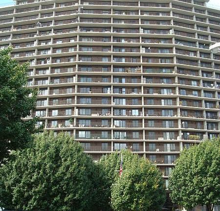 3rd image of 25-40 Shore Blvd #15R