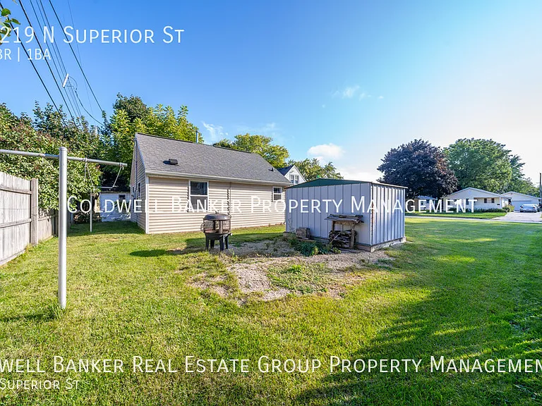 2219 N Superior St — Photo 15